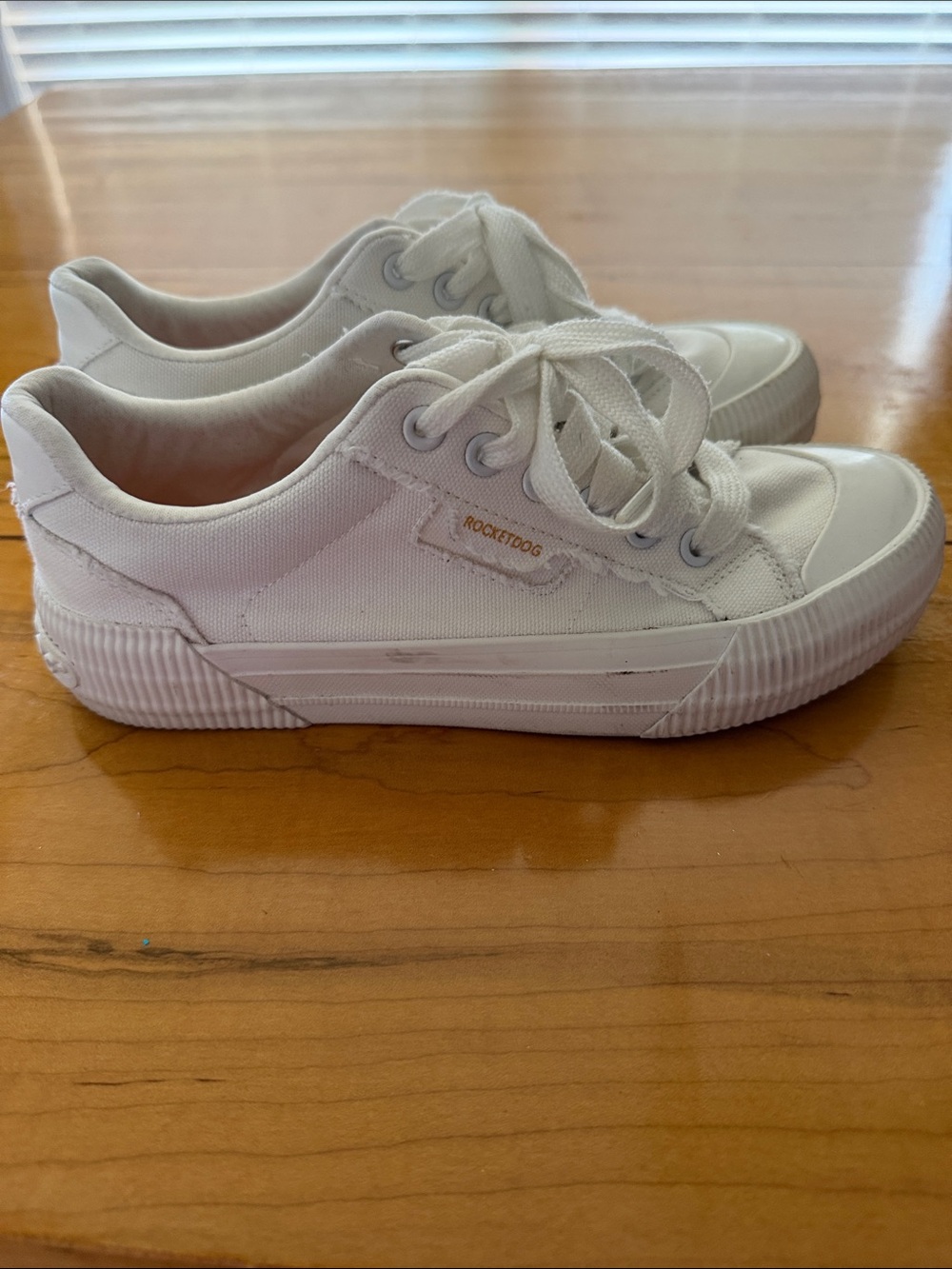 Womens size 6 white canvas Rocket Dog sneakers